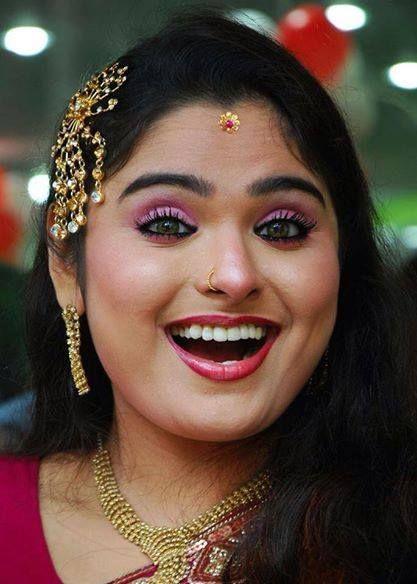 Hot navel pics of mallu serial actress